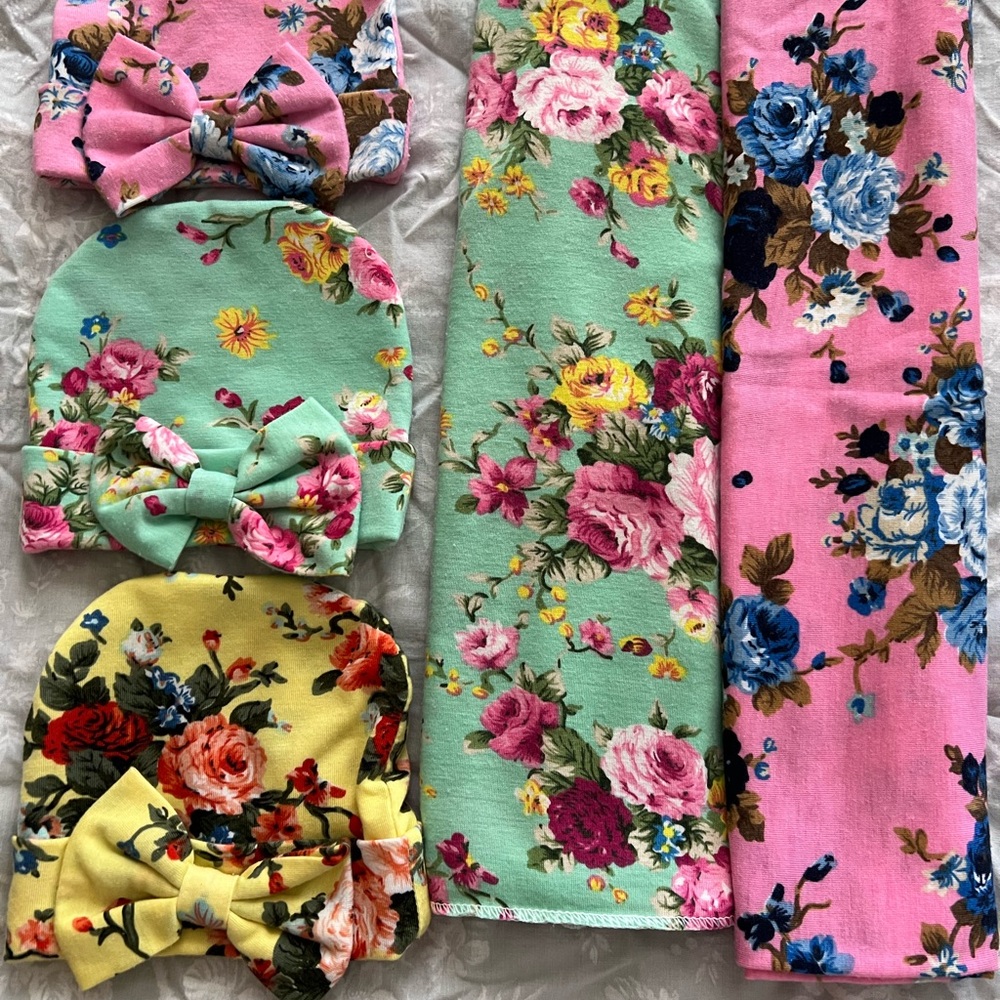 SOLD‼️Floral Baby hat and Swaddle Set